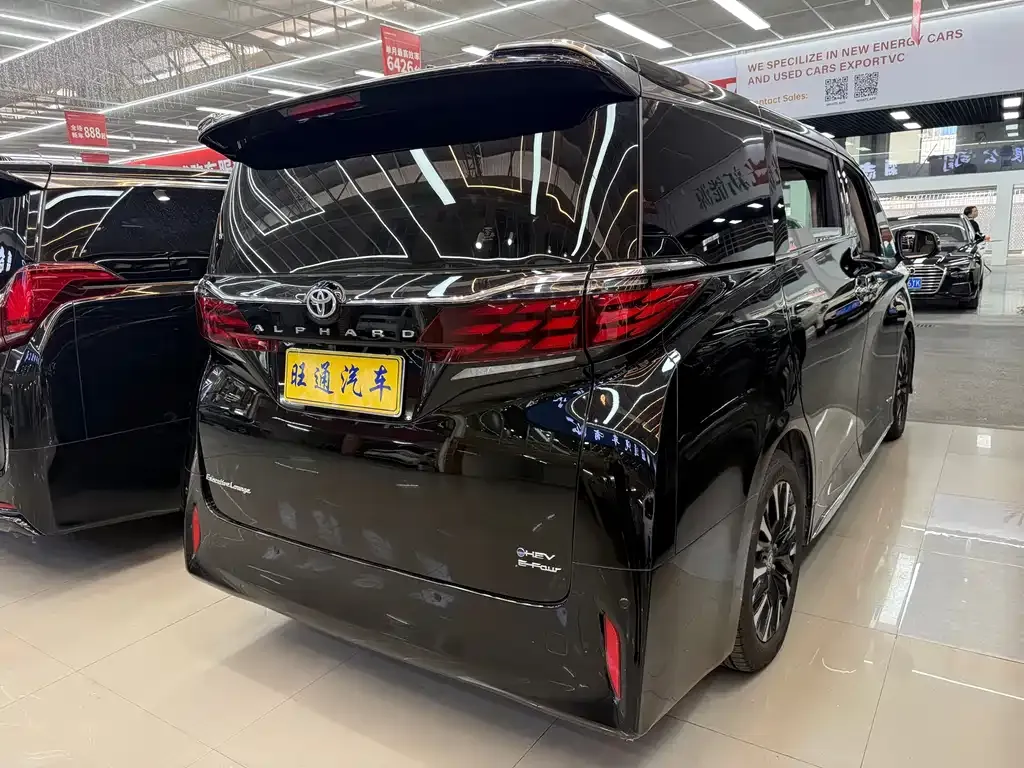 Toyota Alphard — фото 6