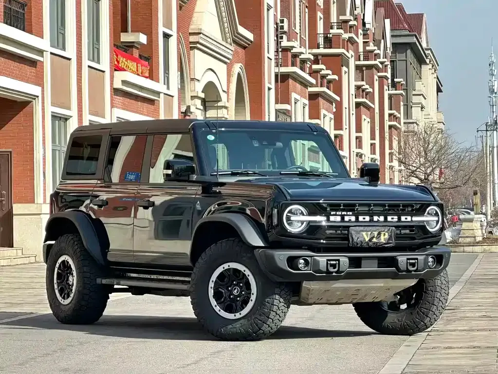 Ford Bronco — фото 10