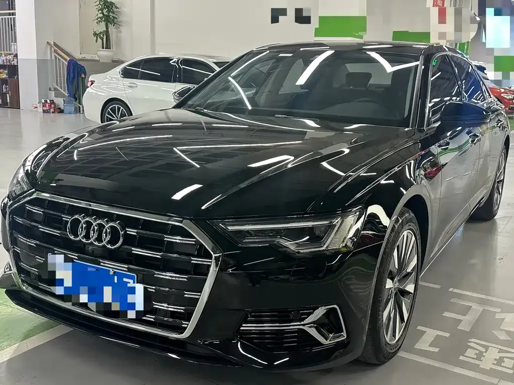 Audi A6L — фото 1