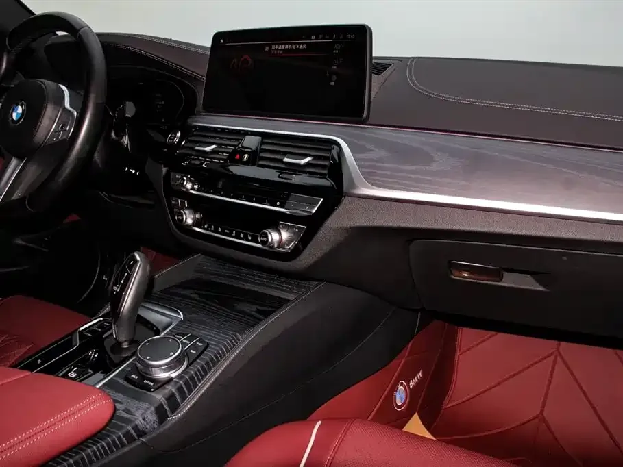 BMW 5 Series — фото 10