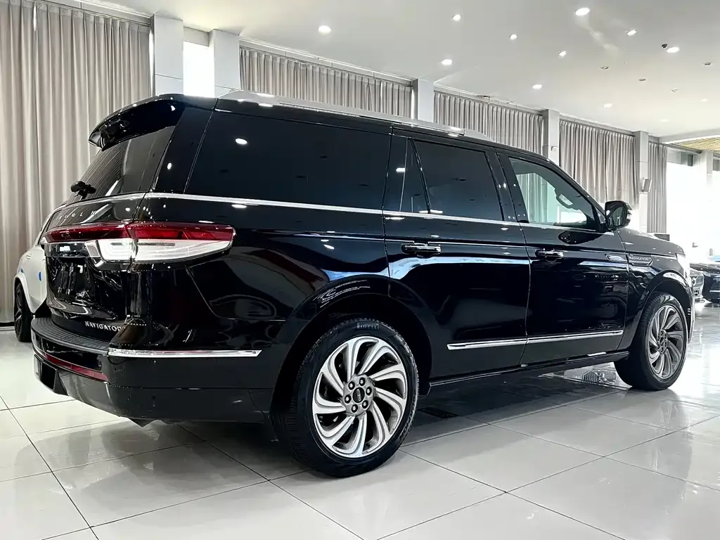 Lincoln Navigator — фото 2
