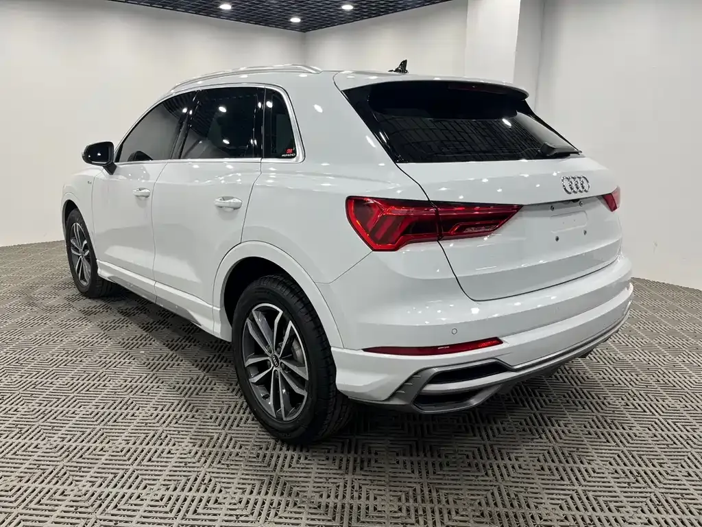 Audi Q3 — фото 5