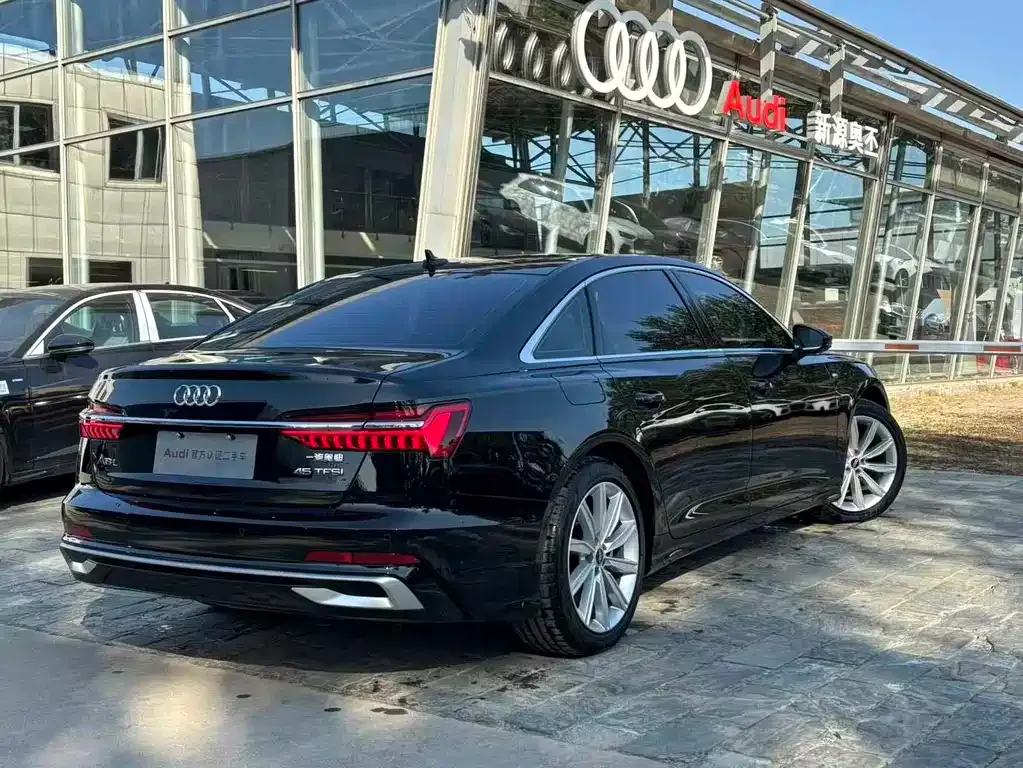 Audi A6L — фото 7