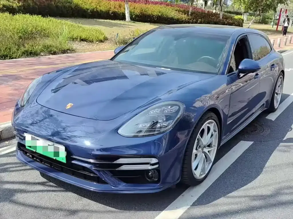 Porsche Panamera Hybrid — фото 1