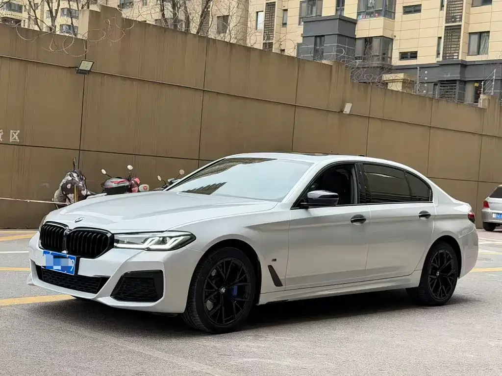 BMW 5 Series — фото 2