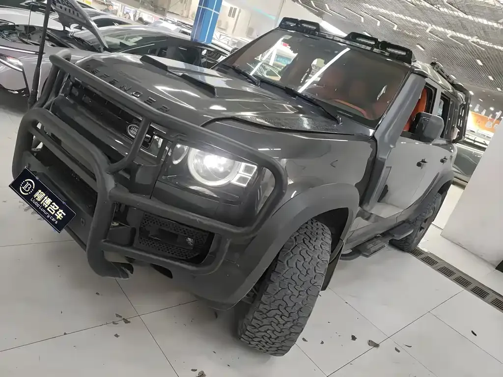 Land Rover Defender — фото 1