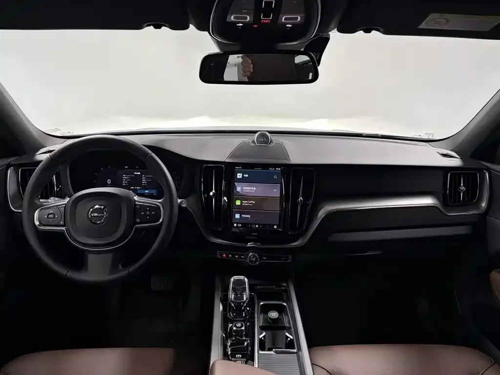 Volvo XC60 — фото 6