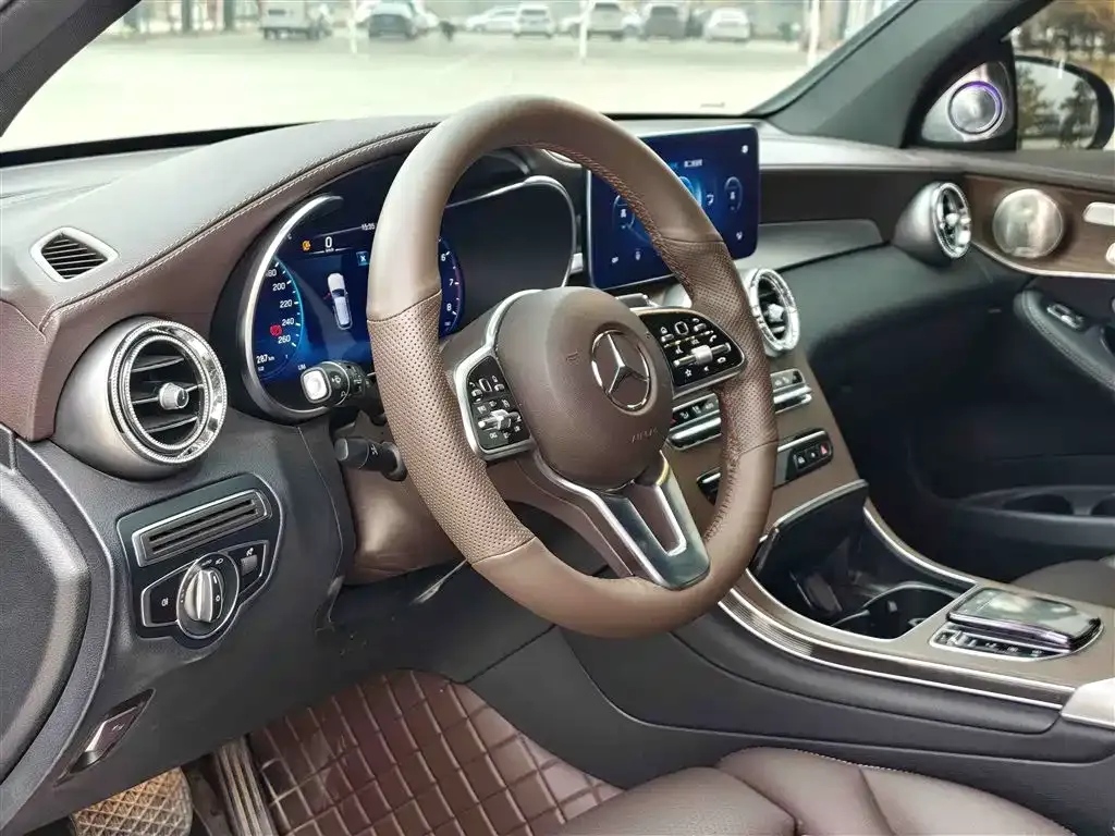 Mercedes-Benz GLC — фото 7