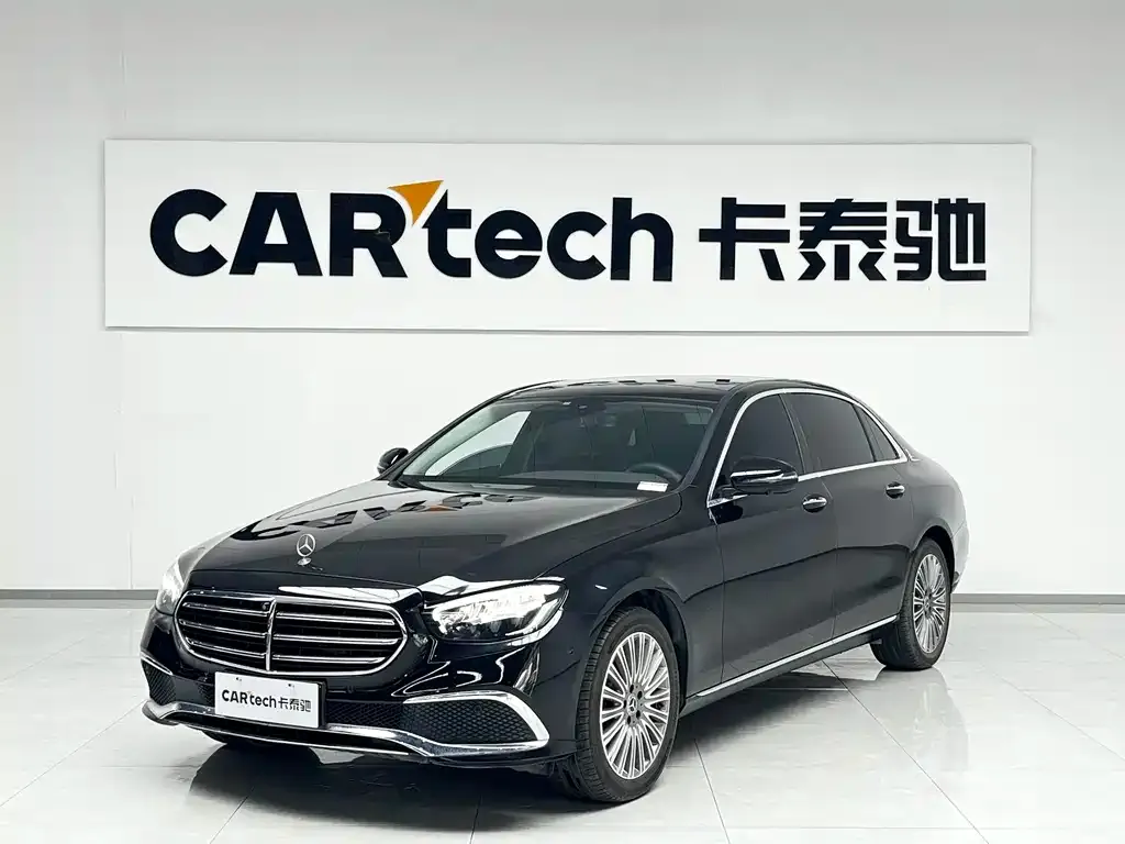 Mercedes-Benz E-Class — фото 1