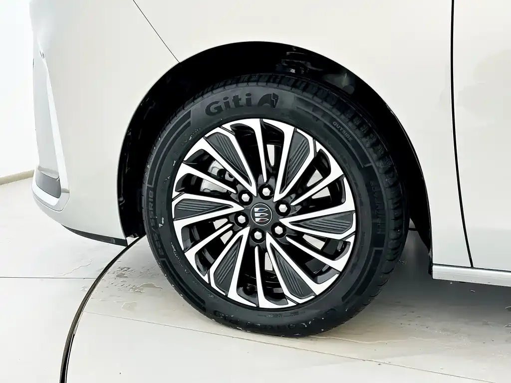 Buick GL8 Hybrid — фото 9