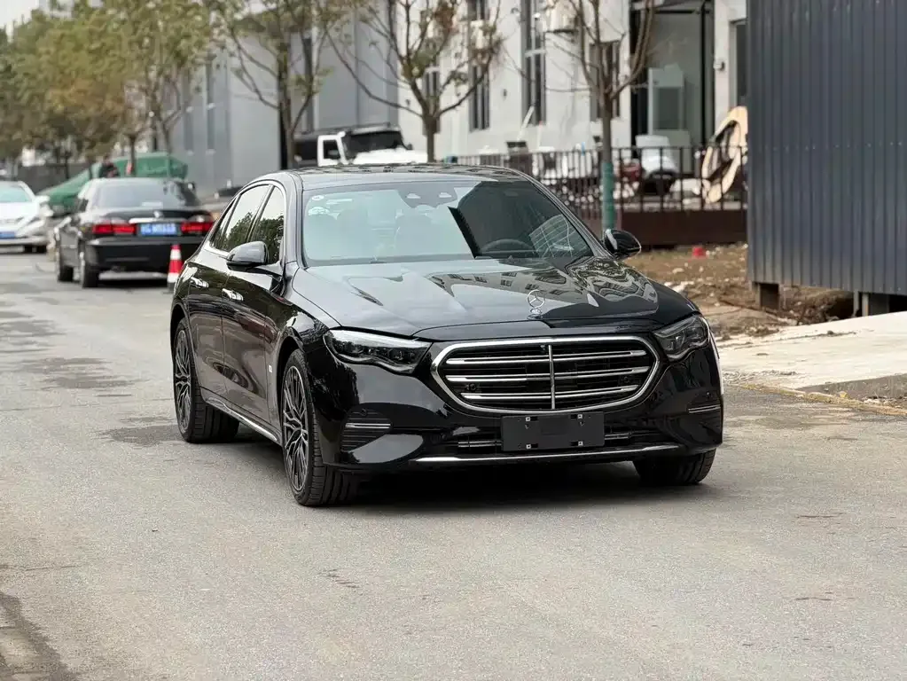 Mercedes-Benz E-Class — фото 10