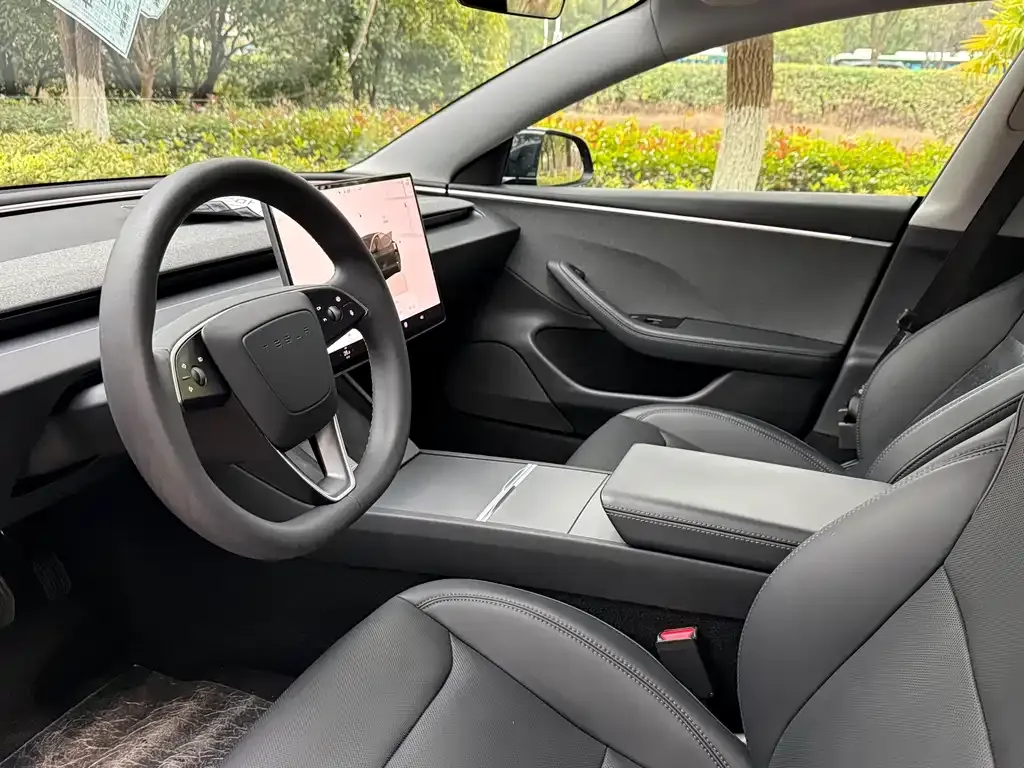 Tesla Model 3 — фото 5