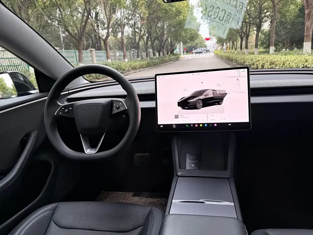 Tesla Model 3 — фото 3