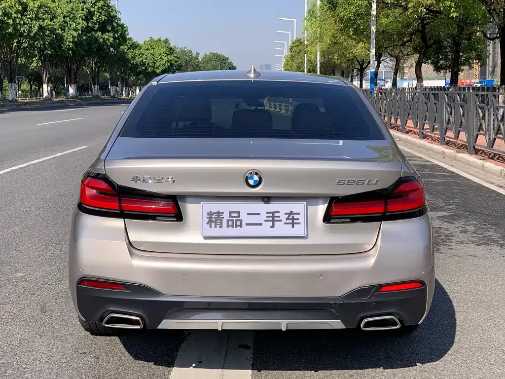 BMW 5 Series — фото 10