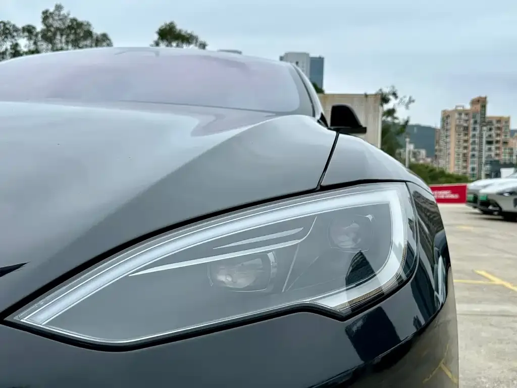 Tesla Model S — фото 2