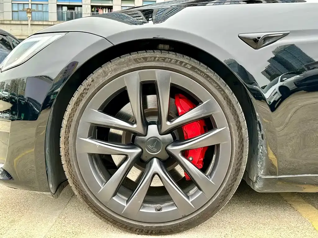 Tesla Model S — фото 7