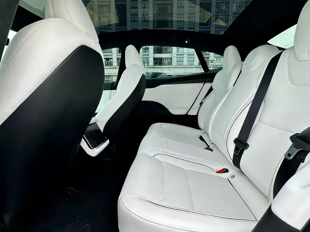 Tesla Model S — фото 4