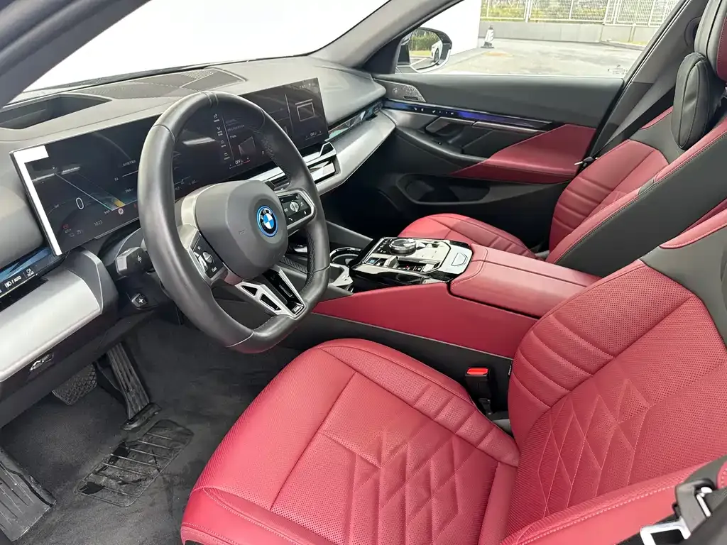 BMW i5 — фото 9