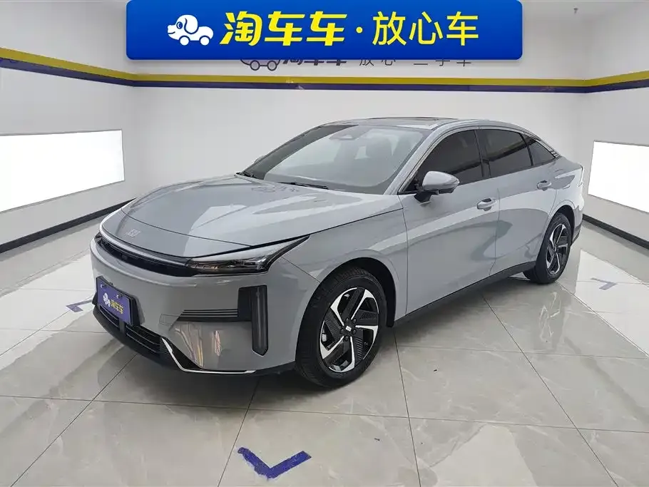 Geely Galaxy L6 — фото 1
