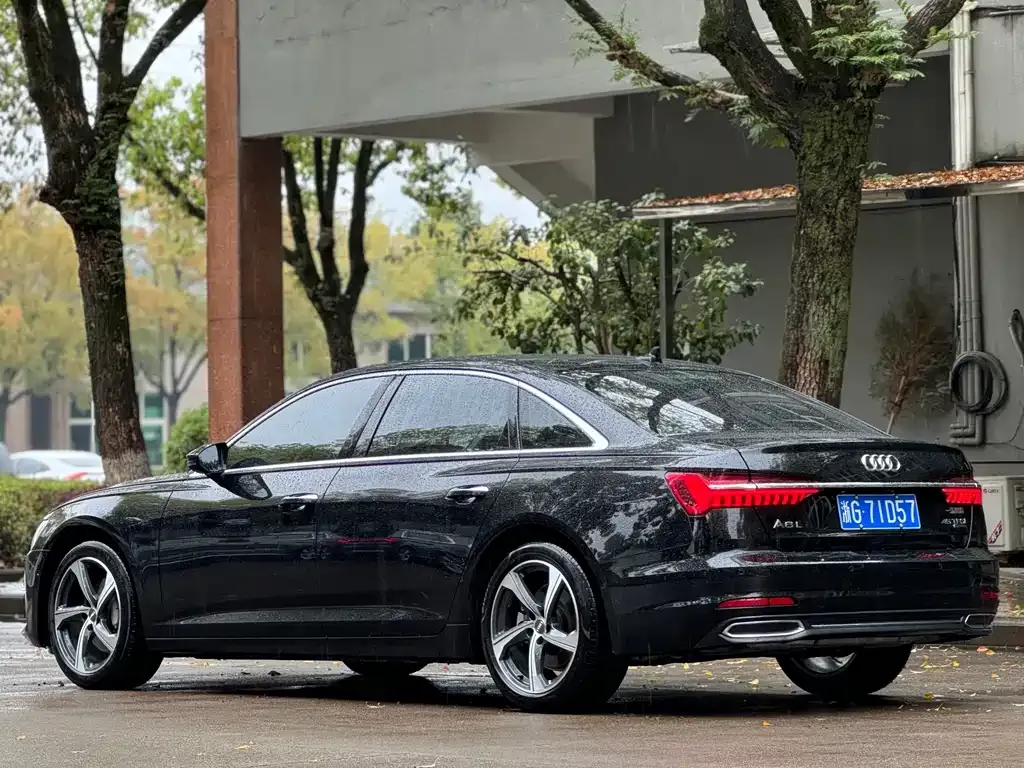 Audi A6L — фото 8