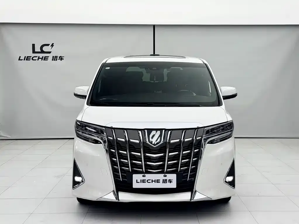 Toyota Alphard — фото 3