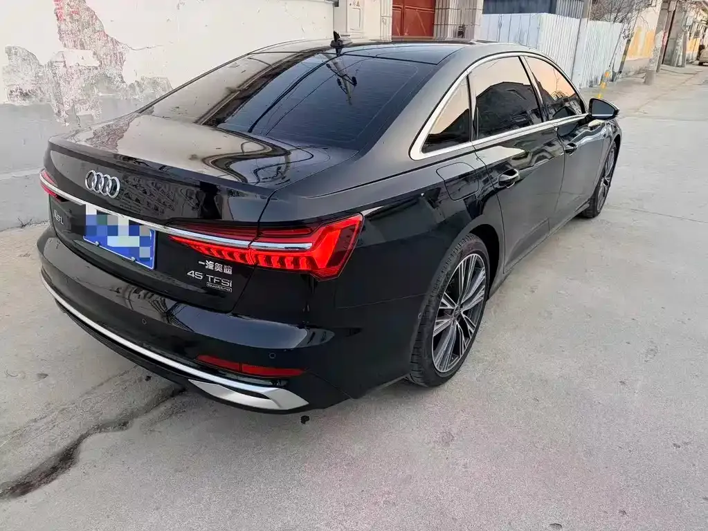 Audi A6L — фото 2