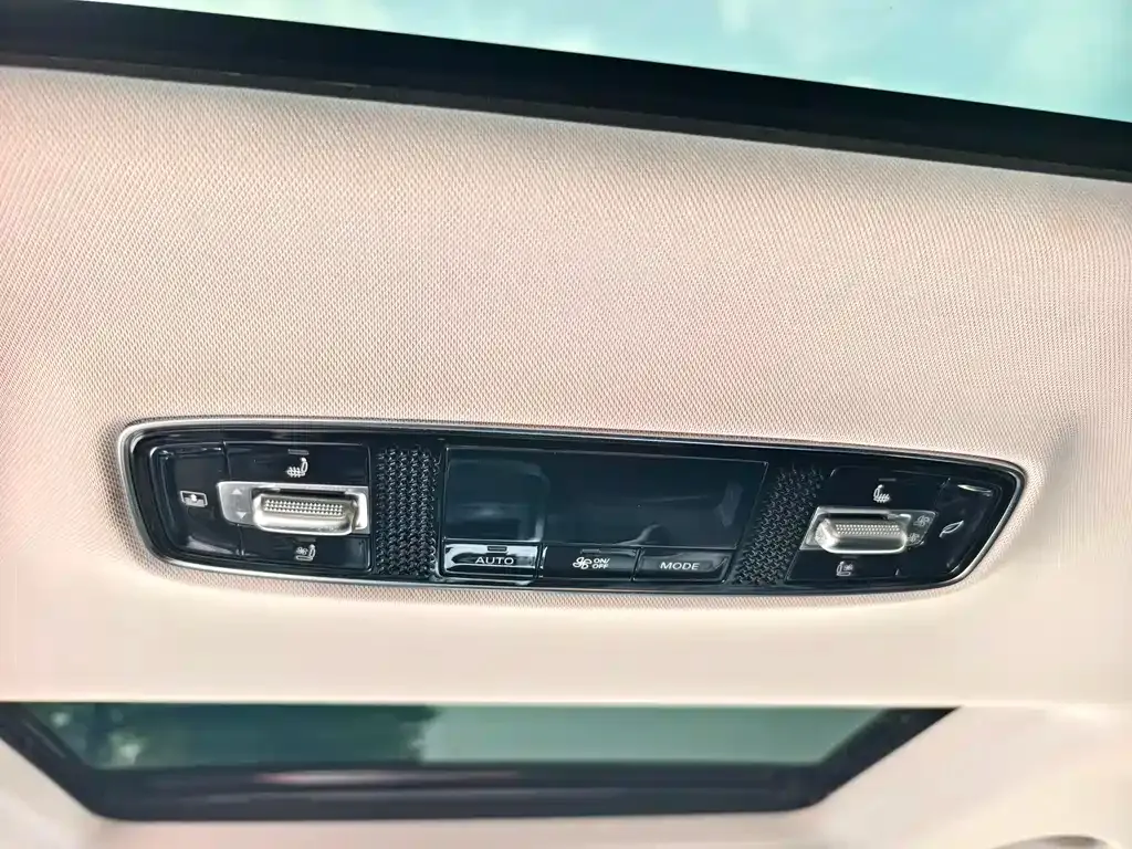 Roewe iMAX8 — фото 7