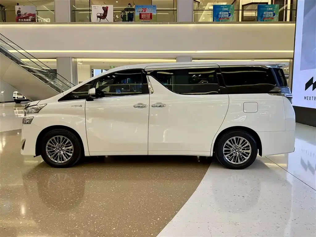Toyota Vellfire — фото 9