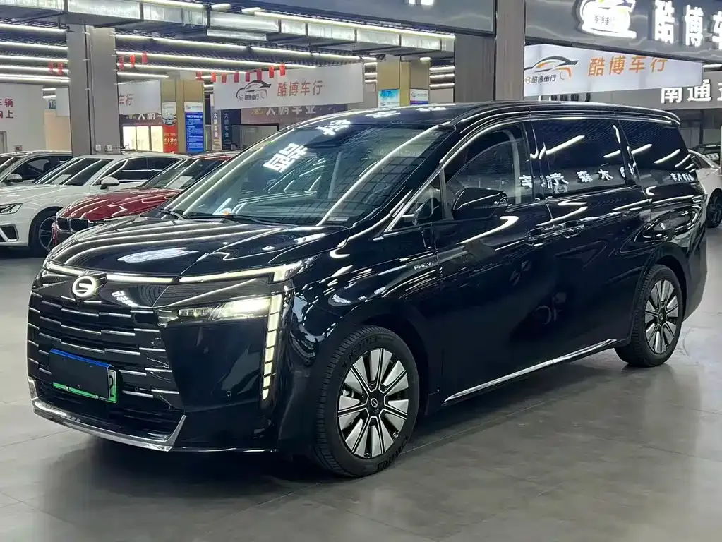 GAC Motor E8 Hybrid — фото 4