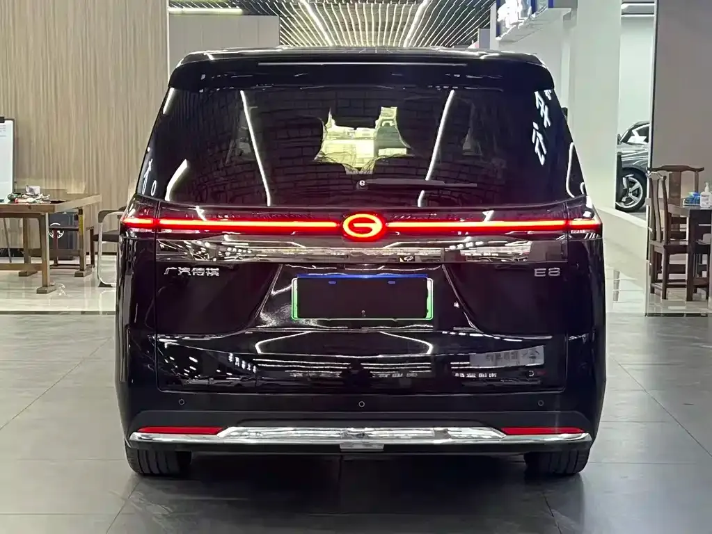 GAC Motor E8 Hybrid — фото 7