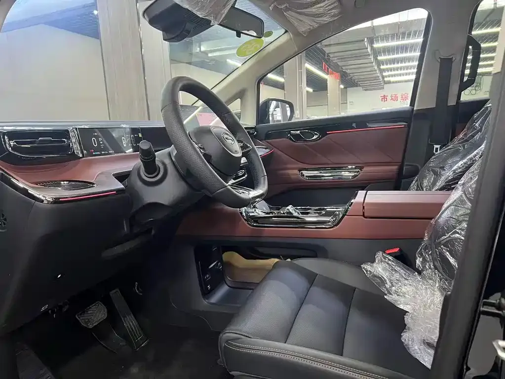 GAC Motor E8 Hybrid — фото 3