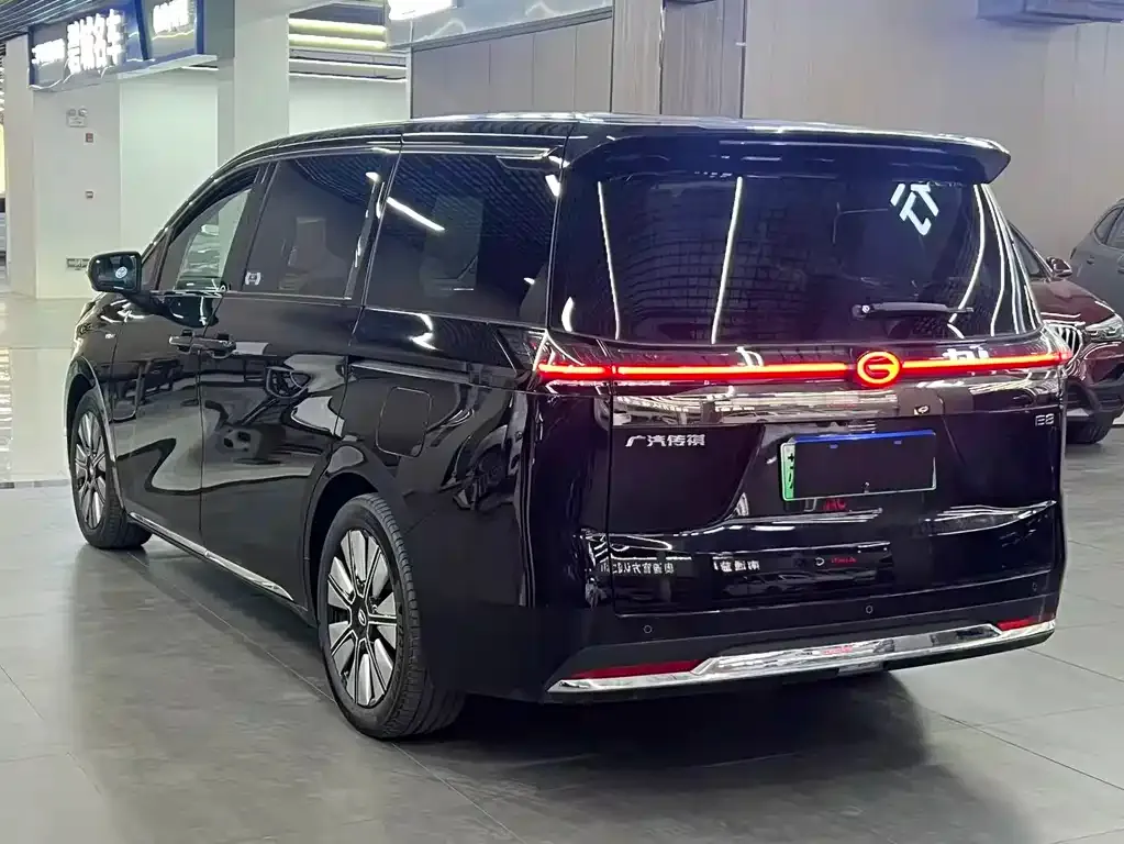GAC Motor E8 Hybrid — фото 8