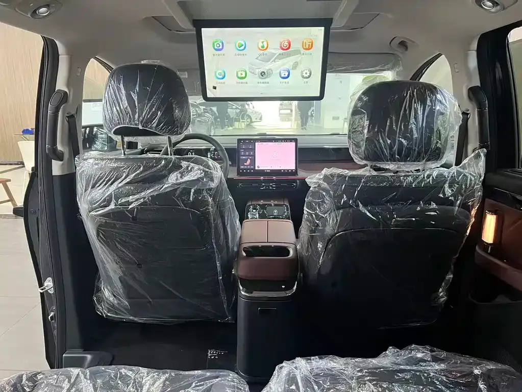 GAC Motor E8 Hybrid — фото 2