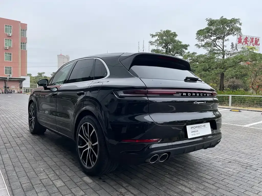 Porsche Cayenne Hybrid — фото 9