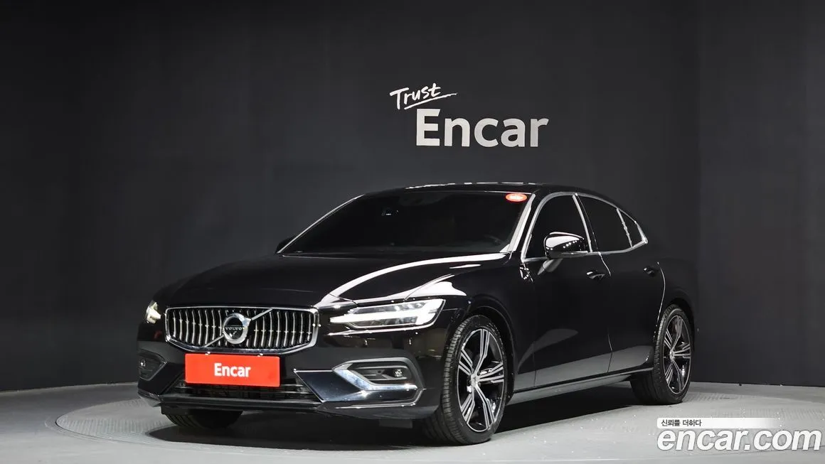 Volvo S60 — фото 1