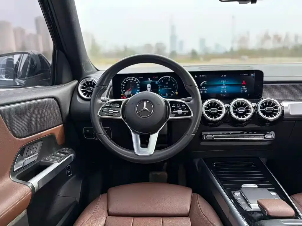Mercedes-Benz GLB — фото 3