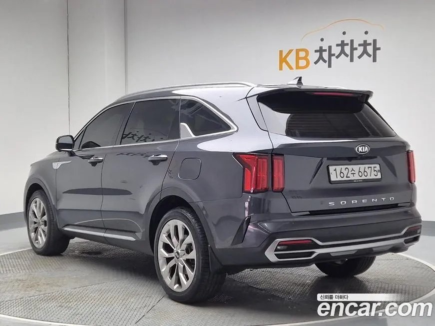 Kia Sorento — фото 7