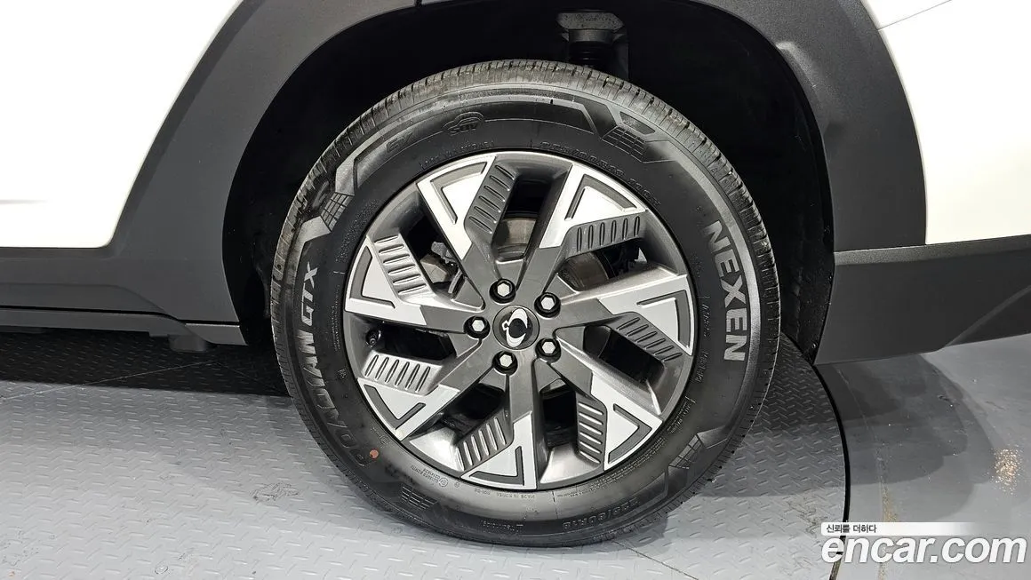 KG Mobility (Ssangyong) Torres — фото 10