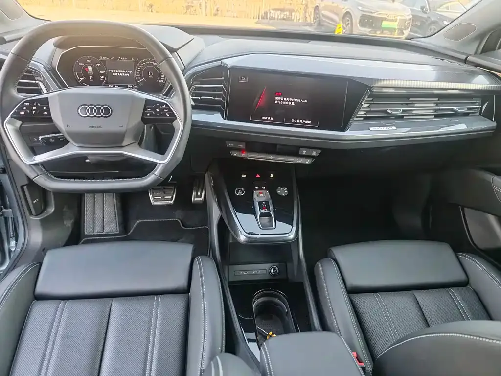Audi Q4 e-tron — фото 10