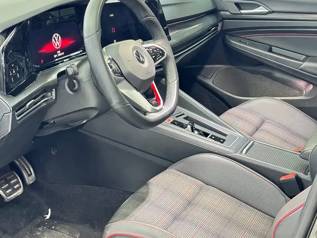 Volkswagen Golf GTI — фото 2