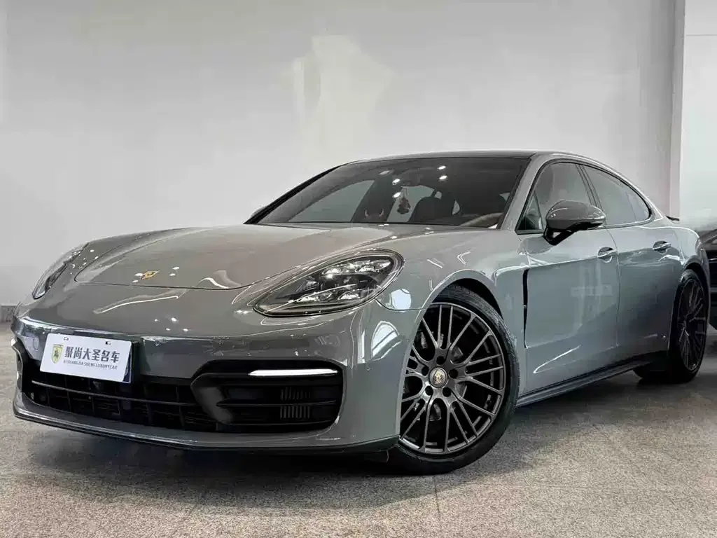 Porsche Panamera — фото 1