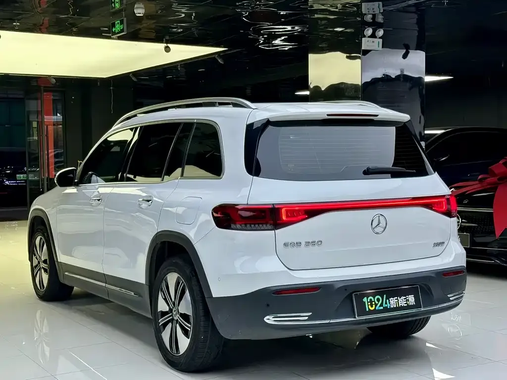 Mercedes-Benz EQB — фото 4