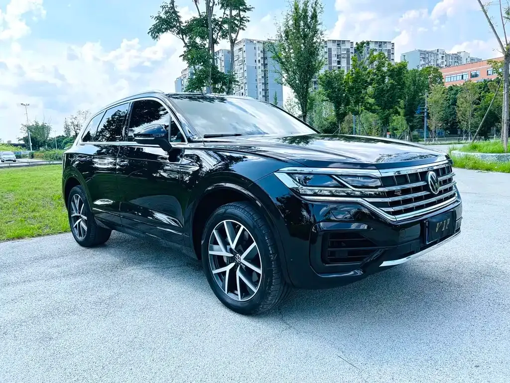 Volkswagen Touareg — фото 3