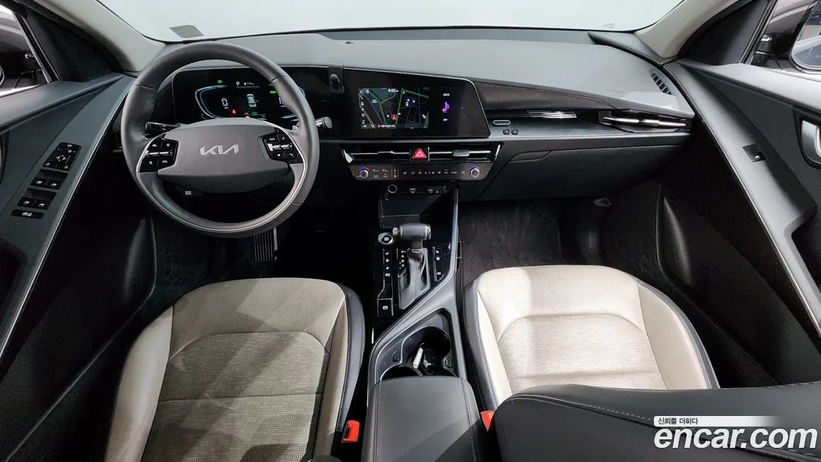 Kia Niro — фото 9