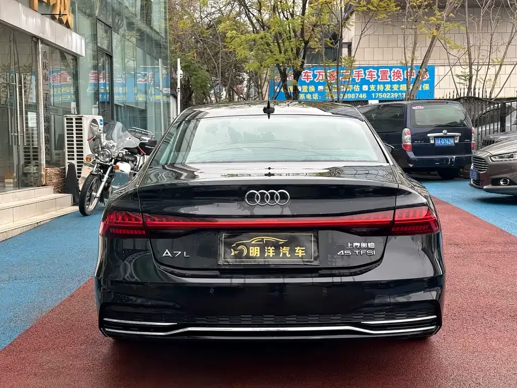 Audi A7L — фото 7
