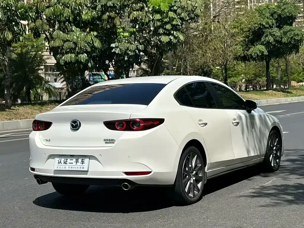 Mazda 3 Axela — фото 9