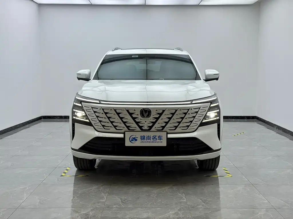 Changan CS75 PLUS — фото 1