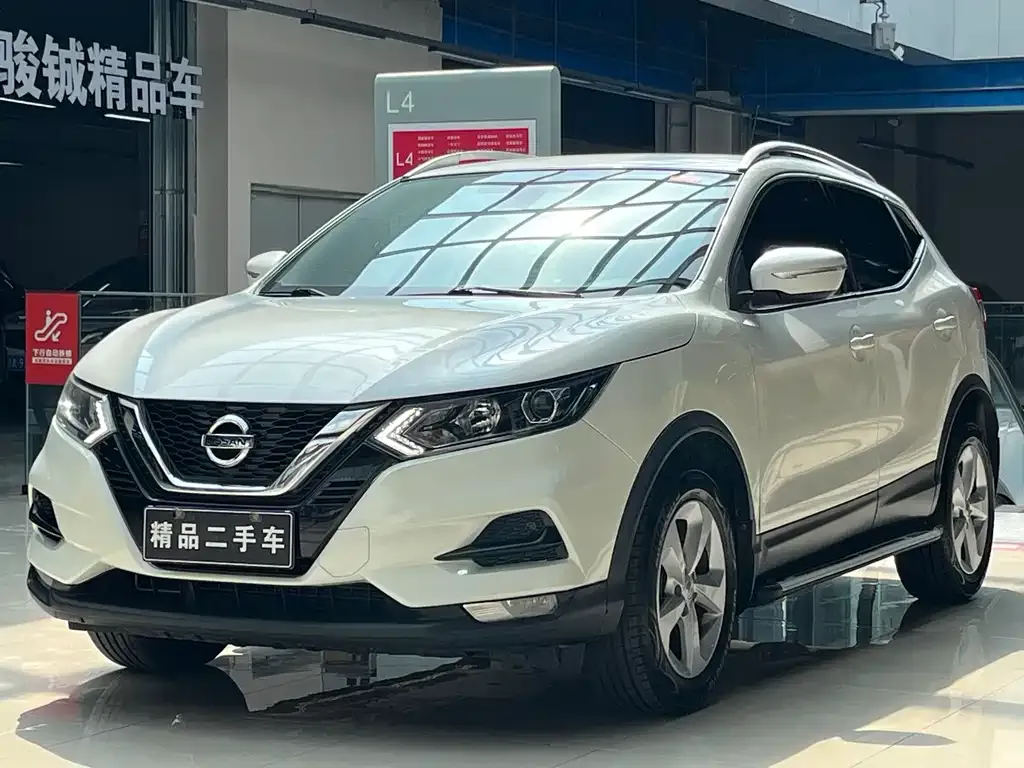 Nissan Qashqai — фото 1