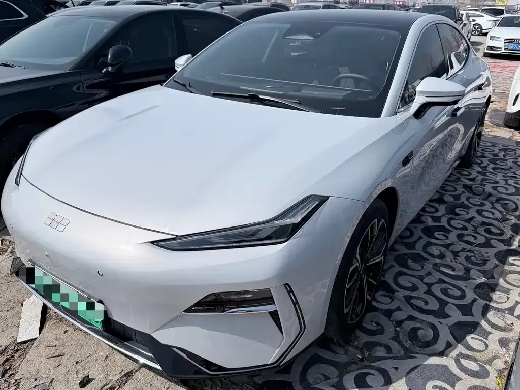 Geely Galaxy E8 — фото 1