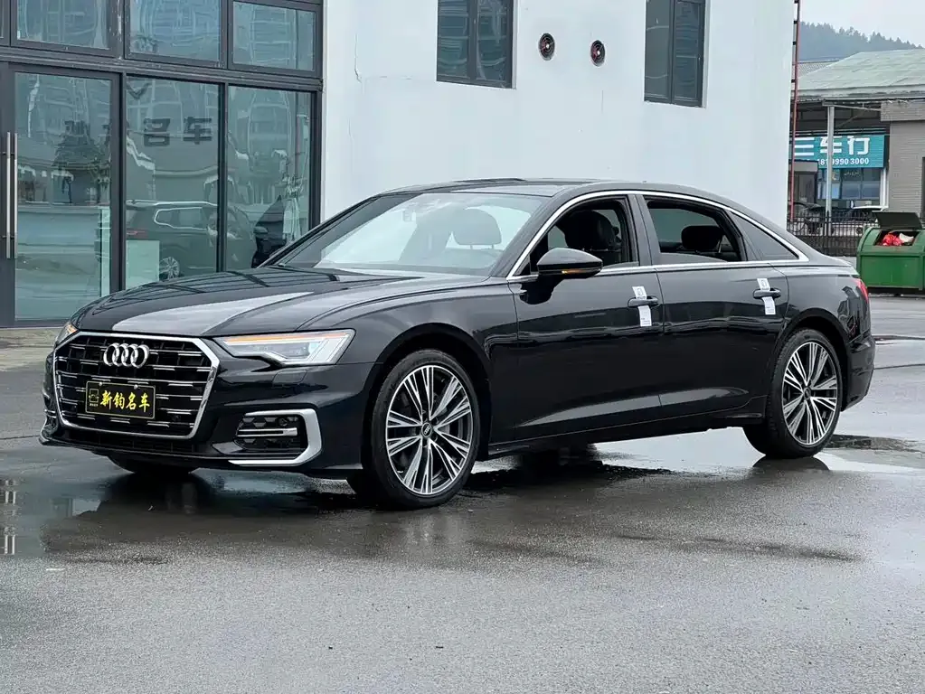 Audi A6L — фото 1